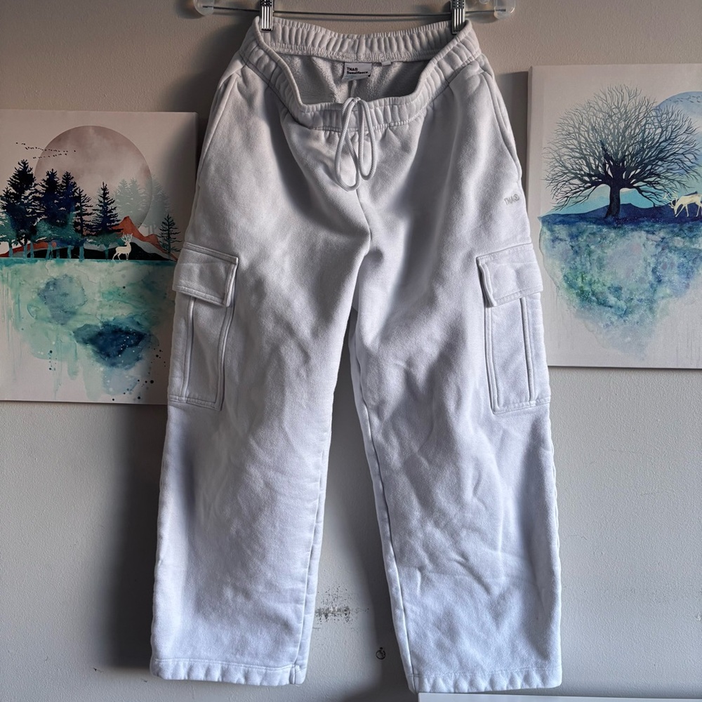 TNA Cozy Fleece Cargo Mega Fit Sweatpants in White Medium
